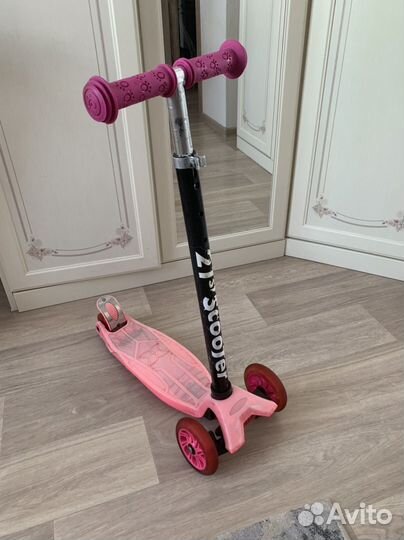 Самокат трехколесный для девочки