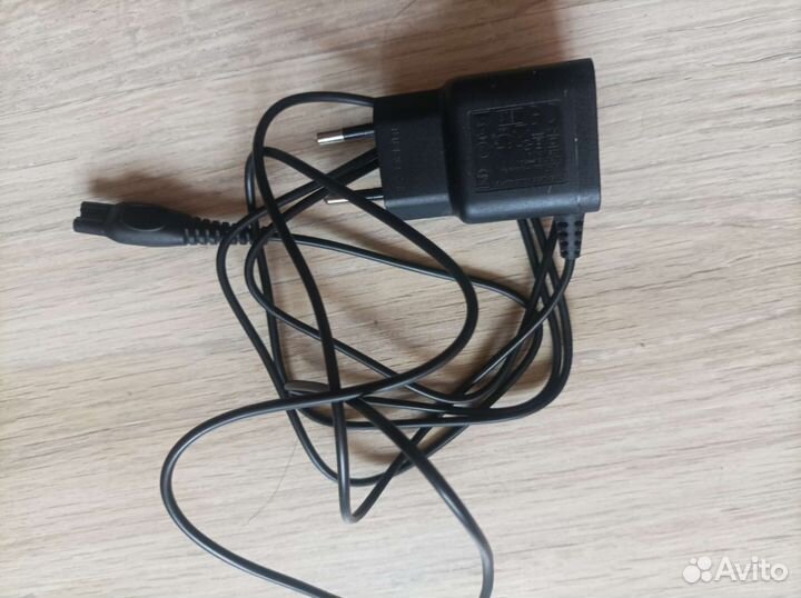 Бритва электрическая philips AT 750