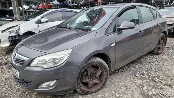 Амортизатор задней балки opel astra J 2010