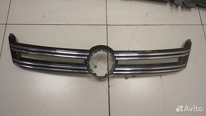 Решетка радиатора Volkswagen Tiguan
