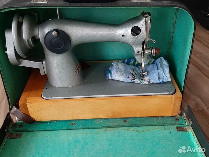 Швейная машинка подольская ручная