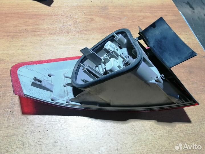 Фонарь задний правый наружный Ford Mondeo 4 дорест