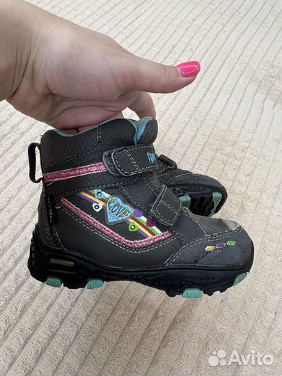 Туфли и кроссовки для девочки