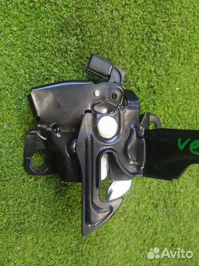 Замок капота Honda Vezel