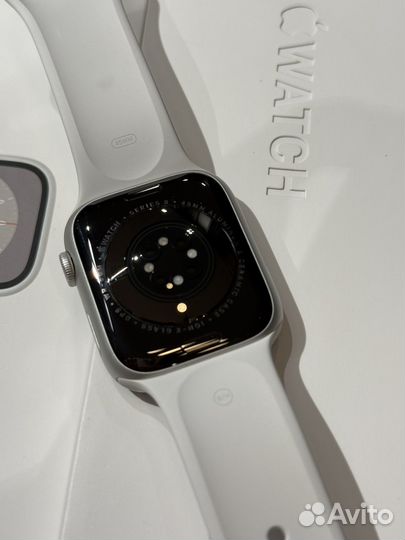 Apple Watch Series 8 45 мм Silver Alum White S/M