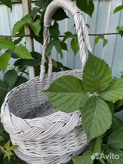 Корзина плетеная ручного производства