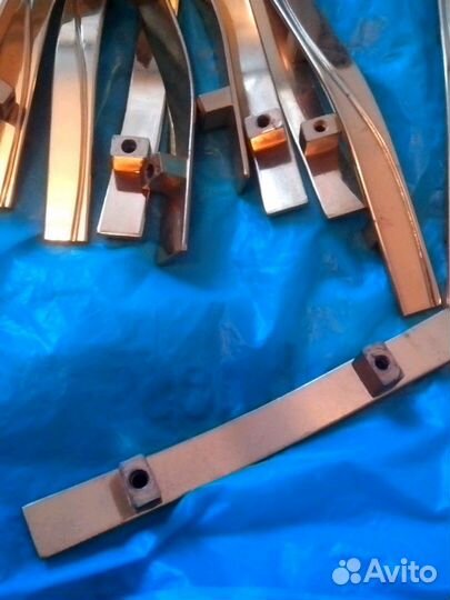 Ручки дверные мебельные (желтые) 13шт