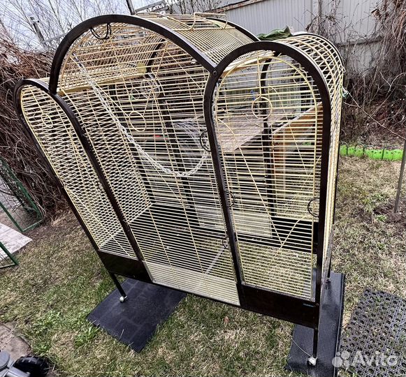 Большая клетка-вольер для крупных попугаев