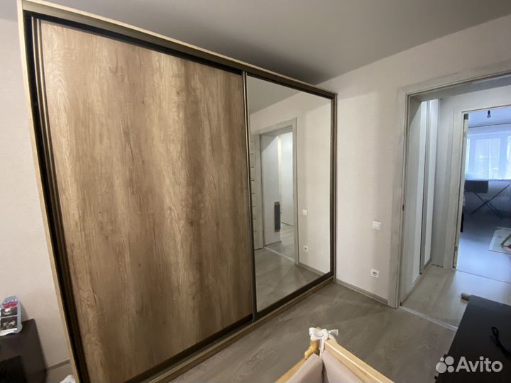 Шкаф купе с зеркалом