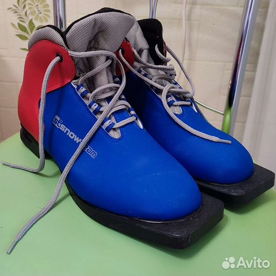 Лыжные ботинки