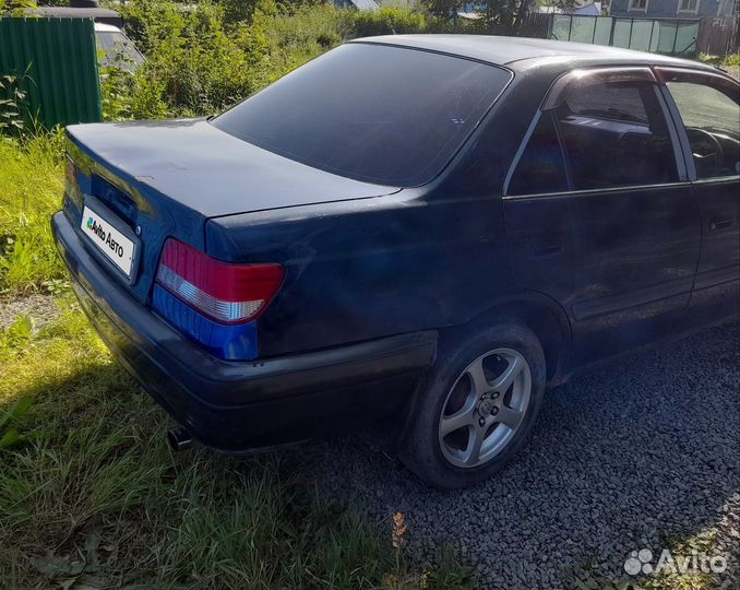 Toyota Carina 1.5 AT, 1998, 300 000 км