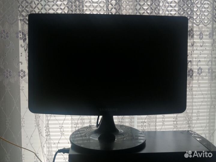 Монитор Samsung syncmaster SA100