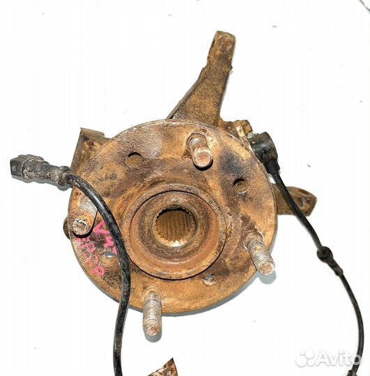 Кулак поворотный передний правый Volvo V40