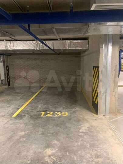 Машиноместо, 13 м²