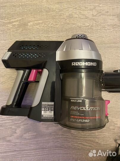 Пылесос Redmond вертикальный