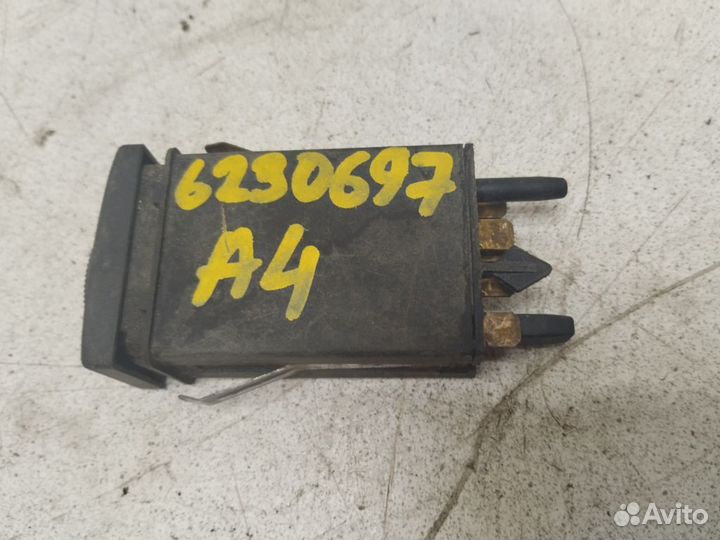 Кнопка обогрева заднего стекла