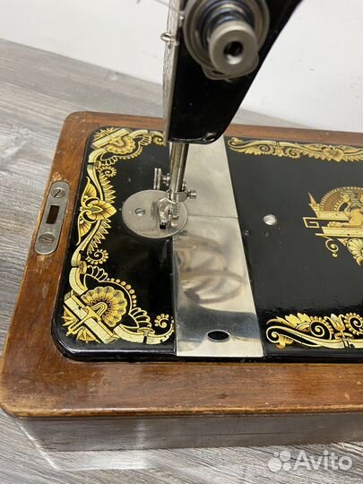 Швейная машина Singer