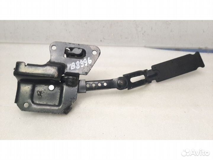 Крюк капота audi A6 C5