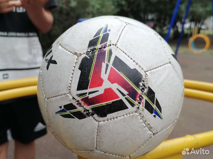 Футбольный мяч demix