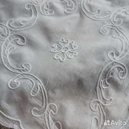 Батистовая скатерть