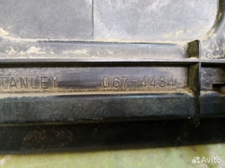 Отражатель бленда Mazda 323 BG хетчбек 1.6 B6 1993