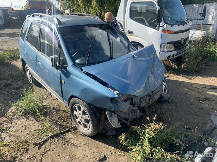 Toyota Corolla Spacio 1.6 AT, 1997, битый, 300 000 км