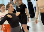 Танцы и стретчинг женщин ТЦ балтик-стрит
