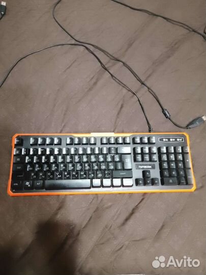 Игровая клавиатура и мышь