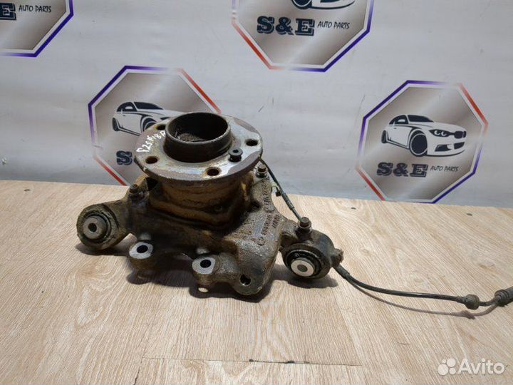 Кулак задний правый Bmw X3 F25 N47D20C 2013