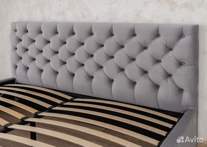 Кровать с матрасом