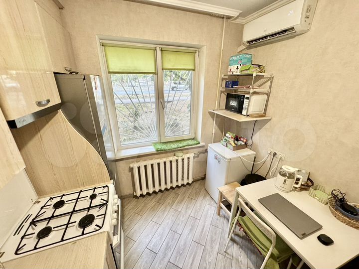 2-к. квартира, 50 м², 1/9 эт.