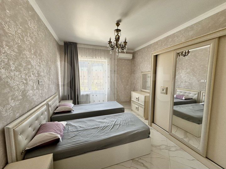 3-к. квартира, 90 м², 2/4 эт.