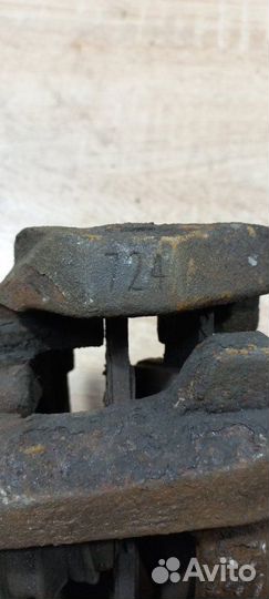 Суппорт тормозной задний левый Mercedes-Benz