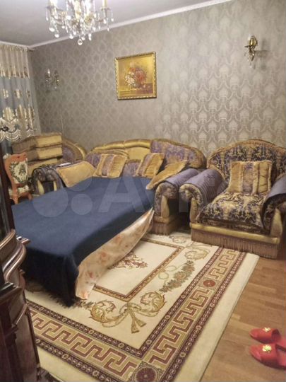 2-к. квартира, 52 м², 1/17 эт.