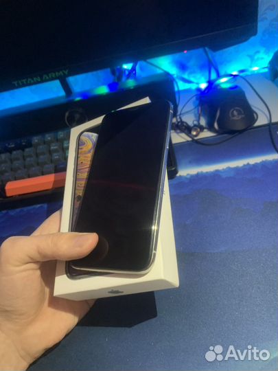 iPhone Xs, 64 ГБ