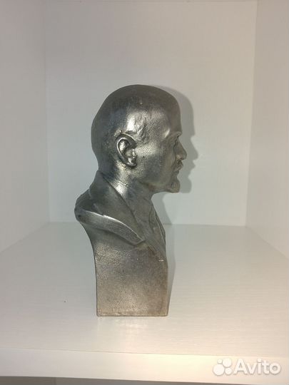 Бюст Ленина ск. Сычев