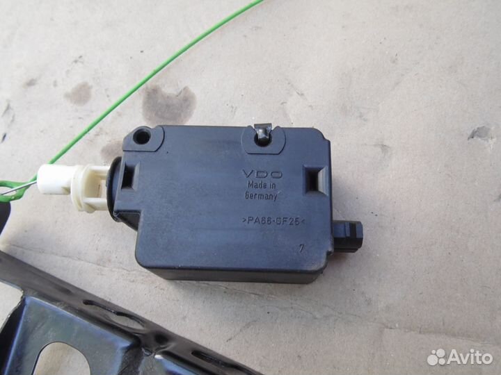 Моторчик лючка бензобака Рендж Ровер l322