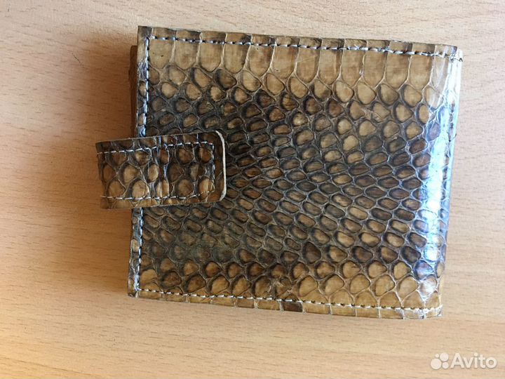 Кошелек из кожи кобры