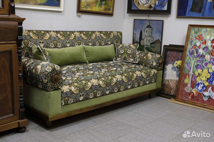 Диван сталинской эпохи