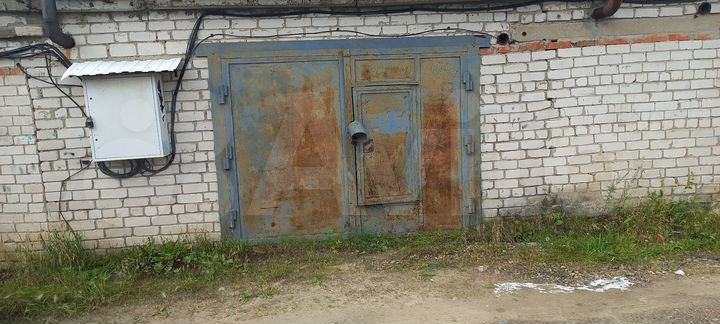 Гараж, > 30 м²