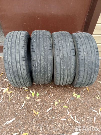 Pirelli P2000 235/65 R17