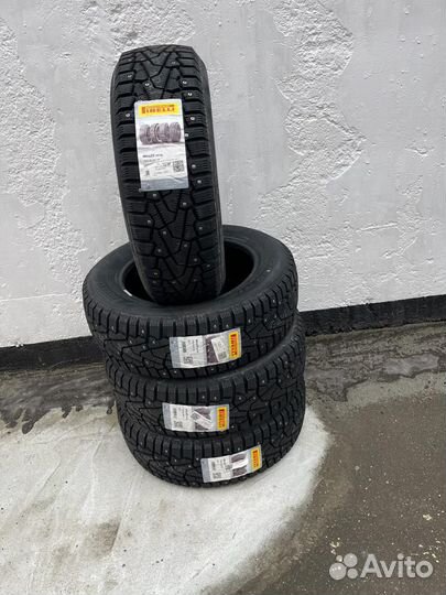 Pirelli Winter Ice Zero 195/60 R15 88T