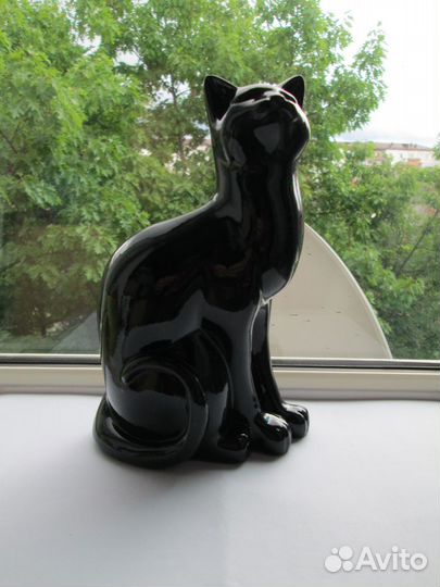 Статуэтка чёрная кошка