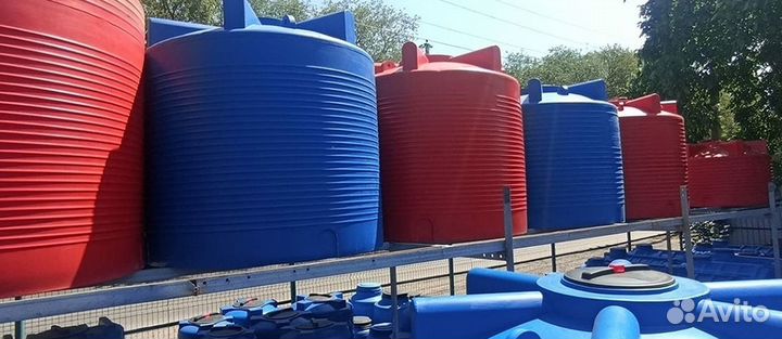 Емкость пластиковая под воду для дома