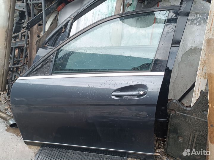 Дверь передняя левая Mercedes C-Class W204