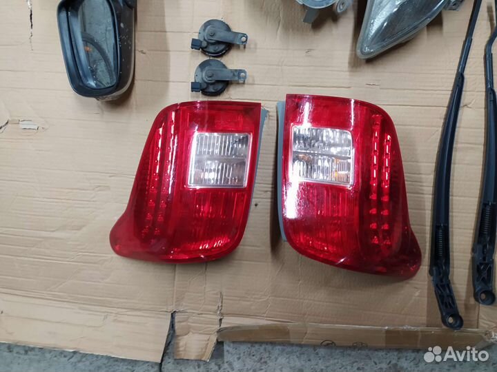 Фары на Toyota Corolla fielder