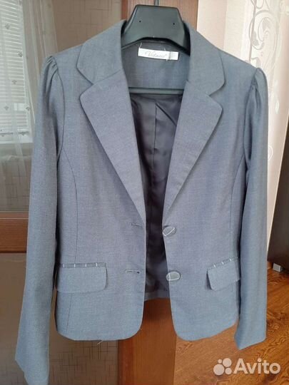 Школьный пиджак на девочку (140 рост )