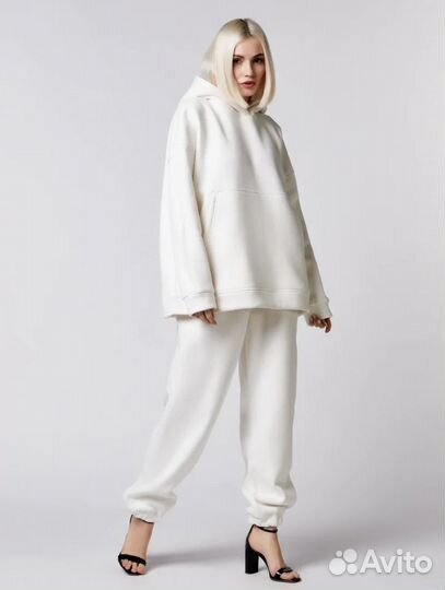 Спортивный костюм женский