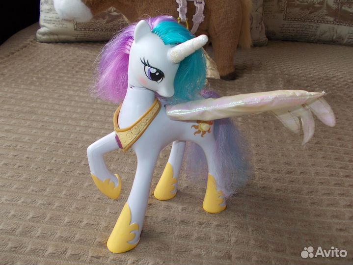 Разные игрушки Барби на машине,пупс+лошадка и др