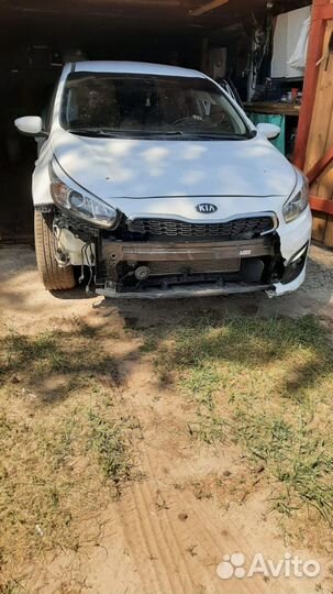Kia Ceed 1.6 AT, 2018, битый, 75 000 км